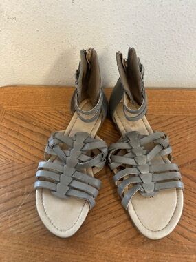 ERIC MICHAEL Gray Leather Gladiator Sandals Size 39(USA 8.5)